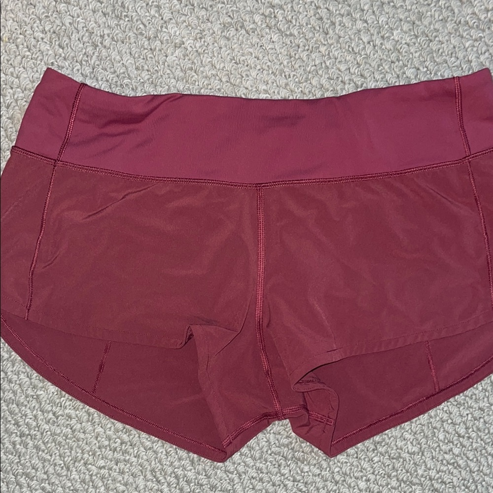 Lululemon Burgund-ish Athletic Shorts 2.5” EUC